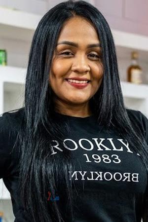 228100 - Gina Age: 37 - Colombia